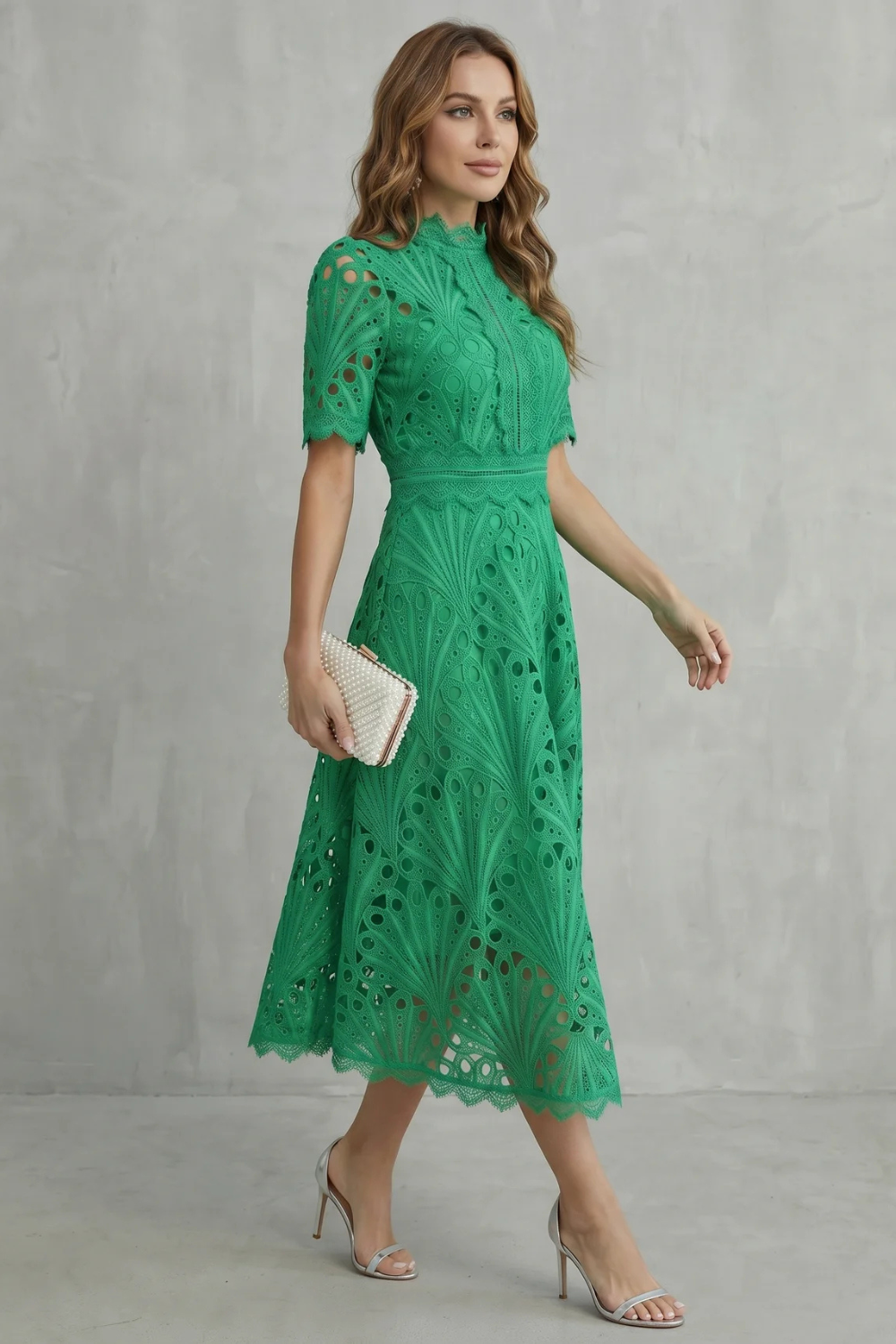 Charlisse™ | Raffinement en dentelle ornée – Robe midi col montant