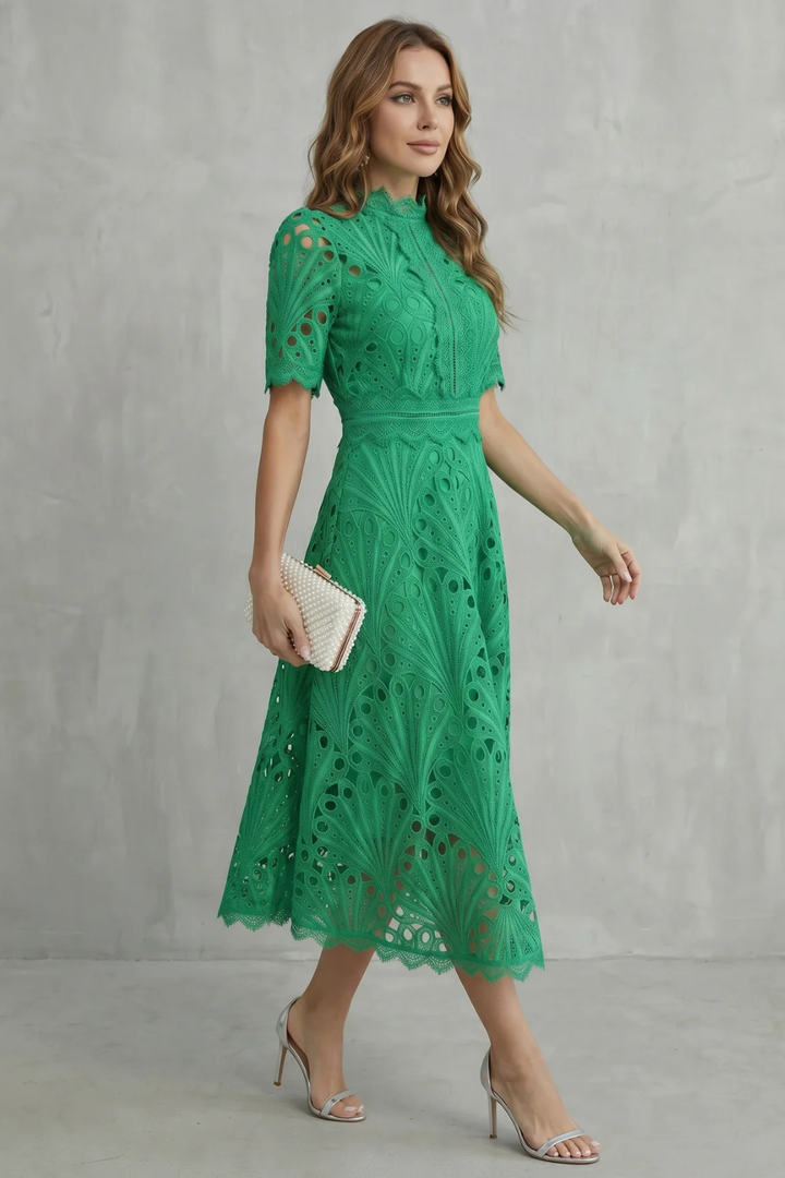 Charlisse™ | Raffinement en dentelle ornée – Robe midi col montant