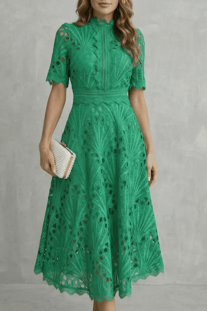 Charlisse™ | Raffinement en dentelle ornée – Robe midi col montant